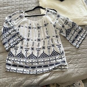 Tempo Paris peek-a-boo shoulder 3/4 sleeve white w/navy embroidery Size Large